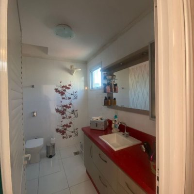 Casa Residencial com 350m², 7 quartos, 1 suíte, 5 garagens, no bairro Passa Vinte em Palhoça