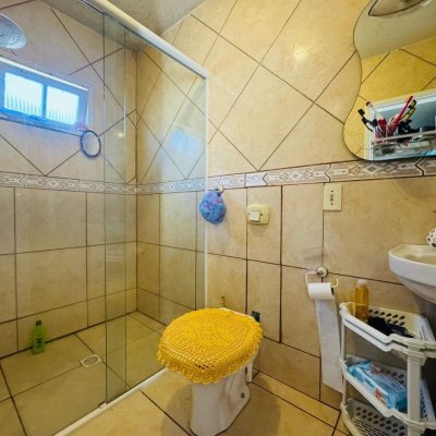 Casa Residencial com 103m², 3 quartos, 1 suíte, 2 garagens, no bairro Rio Tavares em Florianópolis