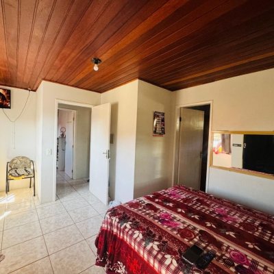 Casa Residencial com 103m², 3 quartos, 1 suíte, 2 garagens, no bairro Rio Tavares em Florianópolis