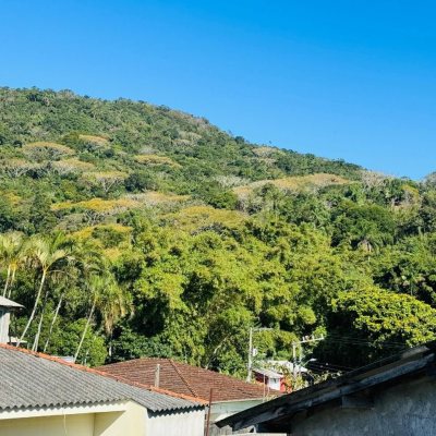 Casa Residencial com 103m², 3 quartos, 1 suíte, 2 garagens, no bairro Rio Tavares em Florianópolis