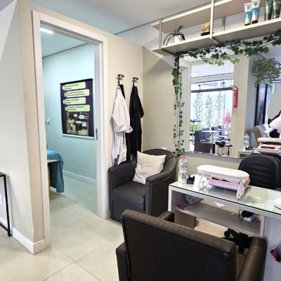 Predio com 240m², 2 garagens, no bairro Jardim Atlântico em Florianópolis