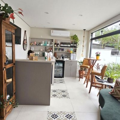 Predio com 240m², 2 garagens, no bairro Jardim Atlântico em Florianópolis