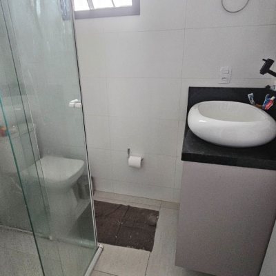 Predio com 240m², 2 garagens, no bairro Jardim Atlântico em Florianópolis