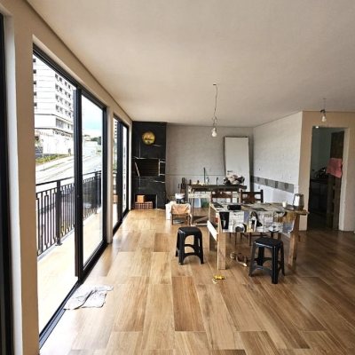 Predio com 240m², 2 garagens, no bairro Jardim Atlântico em Florianópolis