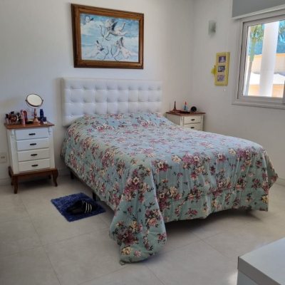 Casa Residencial com 567m², 4 quartos, 2 suítes, 3 garagens, no bairro Ingleses em Florianópolis