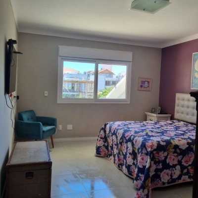 Casa Residencial com 567m², 4 quartos, 2 suítes, 3 garagens, no bairro Ingleses em Florianópolis