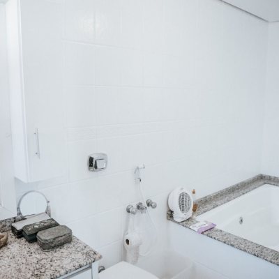 Casa em Condomínio com 300m², 4 quartos, 1 suíte, 4 garagens, no bairro Rio Tavares em Florianópolis