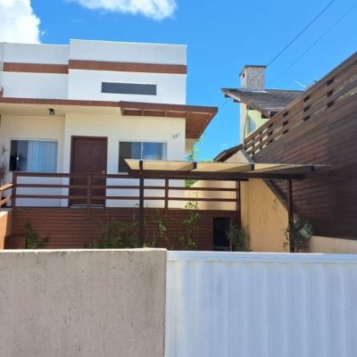 Casa Residencial com 111m², 3 quartos, 1 suíte, 1 garagem, no bairro Ingleses em Florianópolis