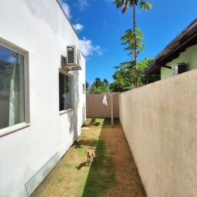 Casa Residencial com 111m², 3 quartos, 1 suíte, 1 garagem, no bairro Ingleses em Florianópolis