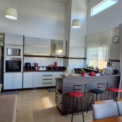 Casa Residencial com 111m², 3 quartos, 1 suíte, 1 garagem, no bairro Ingleses em Florianópolis