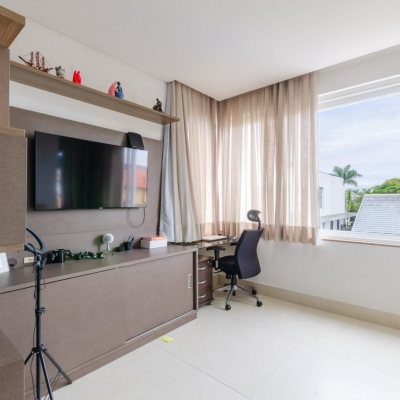 Casa Residencial com 393m², 5 quartos, 4 suítes, 2 garagens, no bairro Jurerê Internacional em Florianópolis