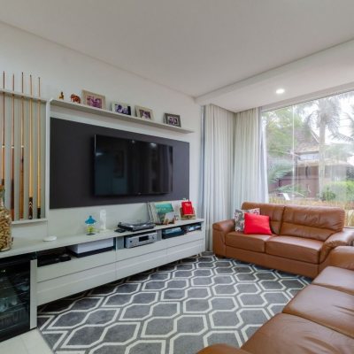 Casa Residencial com 393m², 5 quartos, 4 suítes, 2 garagens, no bairro Jurerê Internacional em Florianópolis