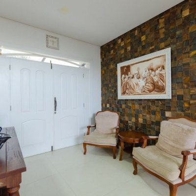 Casa Residencial com 393m², 5 quartos, 4 suítes, 2 garagens, no bairro Jurerê Internacional em Florianópolis