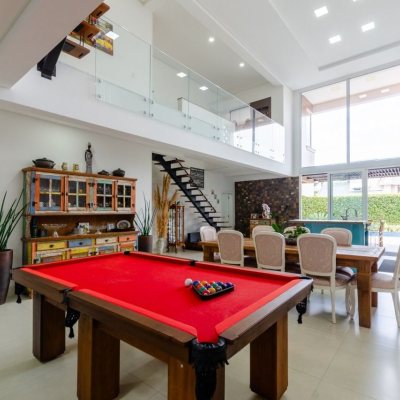 Casa Residencial com 393m², 5 quartos, 4 suítes, 2 garagens, no bairro Jurerê Internacional em Florianópolis