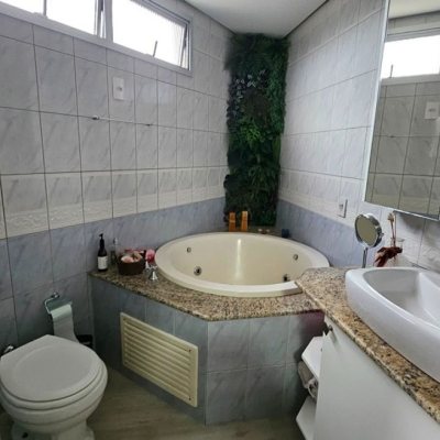 Apartamentos com 114m², 3 quartos, 1 suíte, 2 garagens, no bairro Itaguaçu em Florianópolis