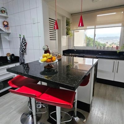 Apartamentos com 114m², 3 quartos, 1 suíte, 2 garagens, no bairro Itaguaçu em Florianópolis