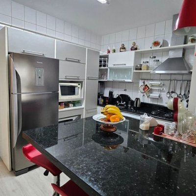 Apartamentos com 114m², 3 quartos, 1 suíte, 2 garagens, no bairro Itaguaçu em Florianópolis