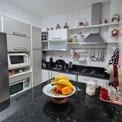 Apartamentos com 114m², 3 quartos, 1 suíte, 2 garagens, no bairro Itaguaçu em Florianópolis