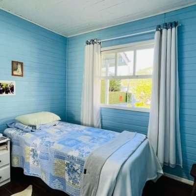 Casa Residencial com 200m², 3 quartos, 1 suíte, 2 garagens, no bairro Campeche em Florianópolis