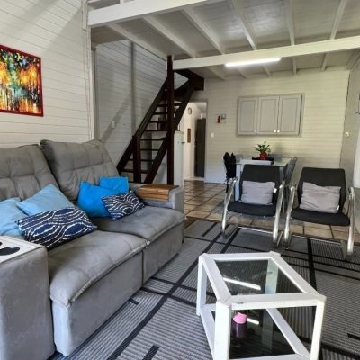 Casa Residencial com 200m², 3 quartos, 1 suíte, 2 garagens, no bairro Campeche em Florianópolis