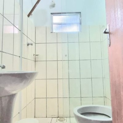 Casa Residencial com 100m², 5 quartos, 3 garagens, no bairro Carvoeira em Florianópolis