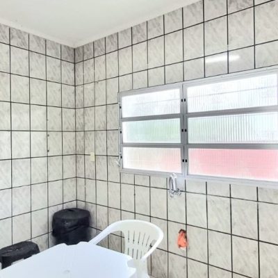 Casa Residencial com 100m², 5 quartos, 3 garagens, no bairro Carvoeira em Florianópolis