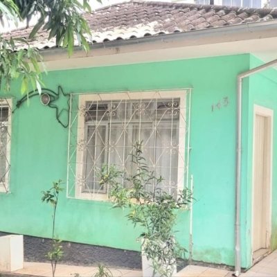 Casa Residencial com 100m², 5 quartos, 3 garagens, no bairro Carvoeira em Florianópolis