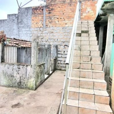 Casa Residencial com 100m², 5 quartos, 3 garagens, no bairro Carvoeira em Florianópolis