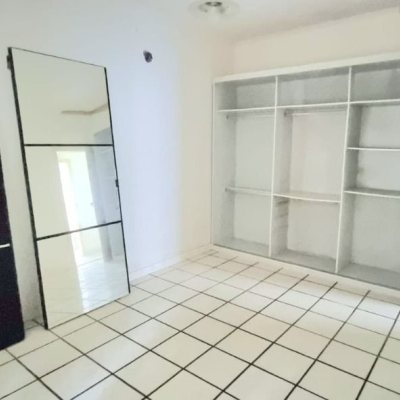 Casa Residencial com 100m², 5 quartos, 3 garagens, no bairro Carvoeira em Florianópolis