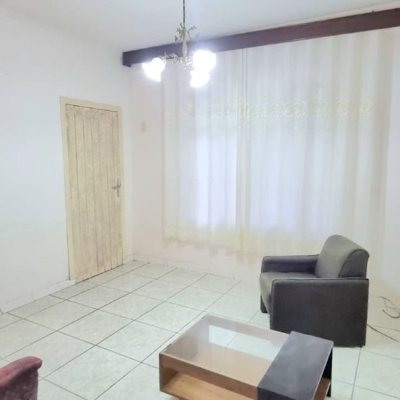 Casa Residencial com 100m², 5 quartos, 3 garagens, no bairro Carvoeira em Florianópolis