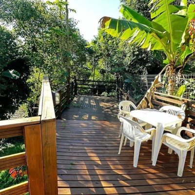 Casa Residencial com 125m², 4 quartos, 5 garagens, no bairro Barra Da Lagoa em Florianópolis