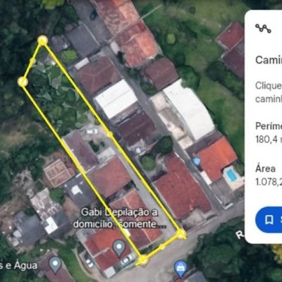 Casa Residencial com 290m², 8 quartos, 2 suítes, 10 garagens, no bairro Córrego Grande em Florianópolis