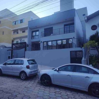 Casa Residencial com 184m², 3 quartos, 3 suítes, 2 garagens, no bairro Trindade em Florianópolis
