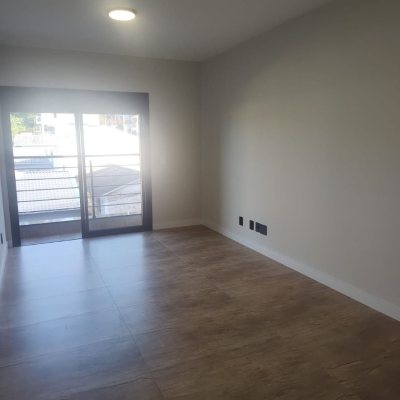 Casa Residencial com 184m², 3 quartos, 3 suítes, 2 garagens, no bairro Trindade em Florianópolis