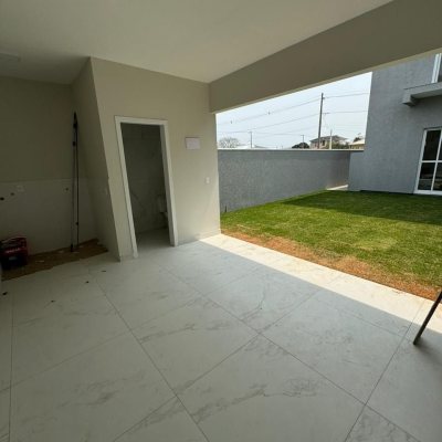 Casa Residencial com 170m², 3 quartos, 1 suíte, 4 garagens, no bairro Ingleses do Rio Vermelho em Florianópolis
