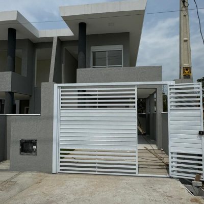 Casa Residencial com 170m², 3 quartos, 1 suíte, 4 garagens, no bairro Ingleses do Rio Vermelho em Florianópolis