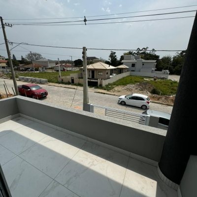 Casa Residencial com 170m², 3 quartos, 1 suíte, 4 garagens, no bairro Ingleses do Rio Vermelho em Florianópolis