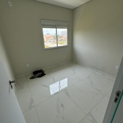 Casa Residencial com 170m², 3 quartos, 1 suíte, 4 garagens, no bairro Ingleses do Rio Vermelho em Florianópolis