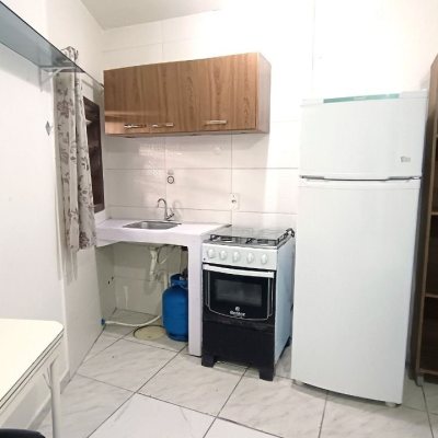 Casa Residencial com 490m², 14 quartos, 1 suíte, 2 garagens, no bairro Canasvieiras em Florianópolis