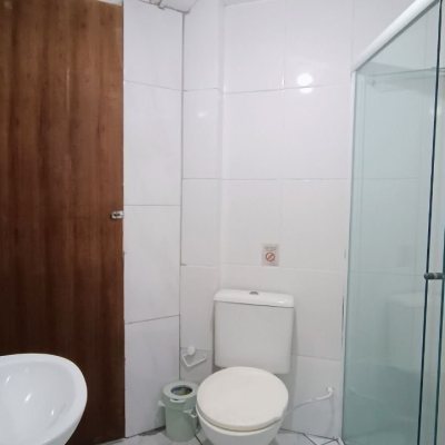 Casa Residencial com 490m², 14 quartos, 1 suíte, 2 garagens, no bairro Canasvieiras em Florianópolis