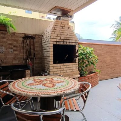 Casa Residencial com 490m², 14 quartos, 1 suíte, 2 garagens, no bairro Canasvieiras em Florianópolis