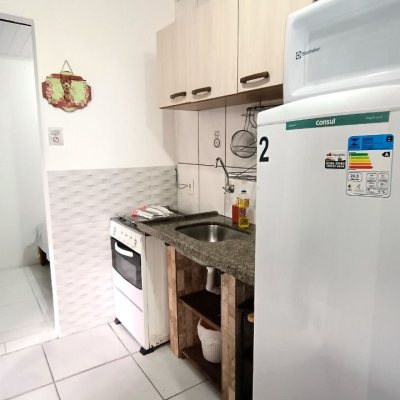 Casa Residencial com 490m², 14 quartos, 1 suíte, 2 garagens, no bairro Canasvieiras em Florianópolis