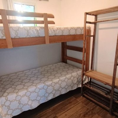 Casa Residencial com 490m², 14 quartos, 1 suíte, 2 garagens, no bairro Canasvieiras em Florianópolis