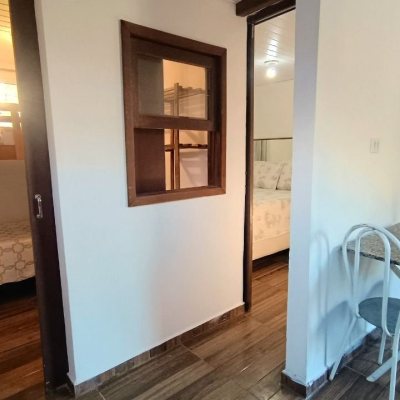 Casa Residencial com 490m², 14 quartos, 1 suíte, 2 garagens, no bairro Canasvieiras em Florianópolis