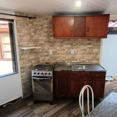 Casa Residencial com 490m², 14 quartos, 1 suíte, 2 garagens, no bairro Canasvieiras em Florianópolis