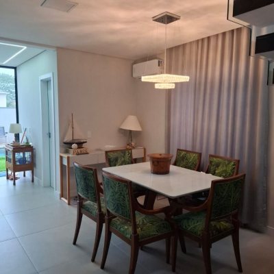 Casa Residencial com 157m², 3 quartos, 3 suítes, 2 garagens, no bairro Ingleses do Rio Vermelho em Florianópolis