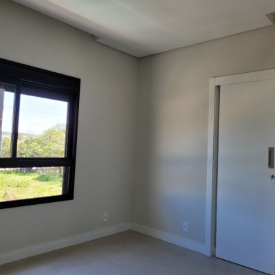 Casa Residencial com 157m², 3 quartos, 3 suítes, 2 garagens, no bairro Ingleses do Rio Vermelho em Florianópolis