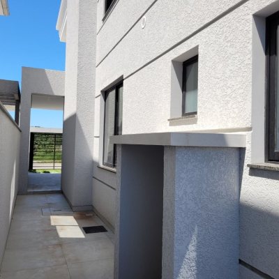 Casa Residencial com 157m², 3 quartos, 3 suítes, 2 garagens, no bairro Ingleses do Rio Vermelho em Florianópolis