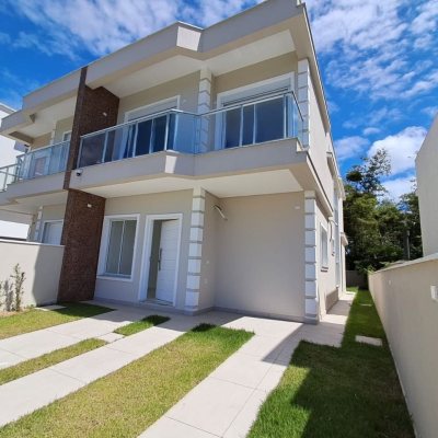 Casa Residencial com 181m², 4 quartos (sendo 4 suítes), 2 garagens, no bairro Ingleses em Florianópolis