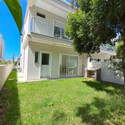 Casa Residencial com 181m², 4 quartos (sendo 4 suítes), 2 garagens, no bairro Ingleses em Florianópolis